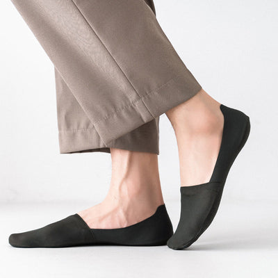 Socken aus Eisseide: Rutschfester Komfort für Ihre Füße