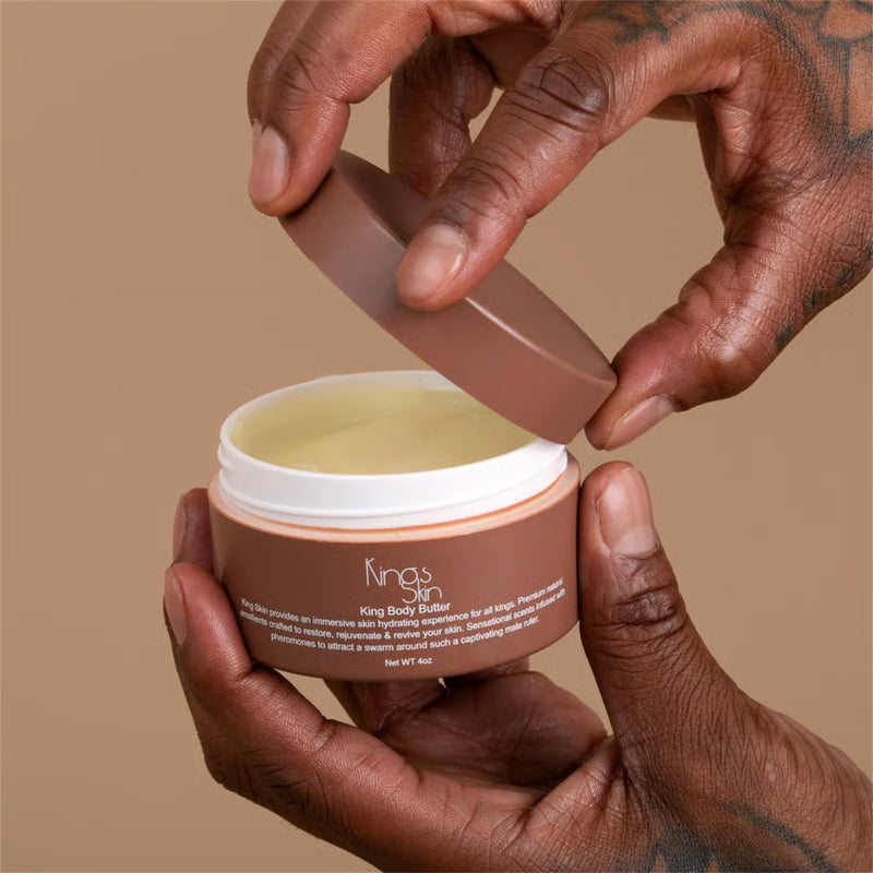 🔥Letzter Tag 49 % RABATT -🔥 Crowned King Cologne Body Butter