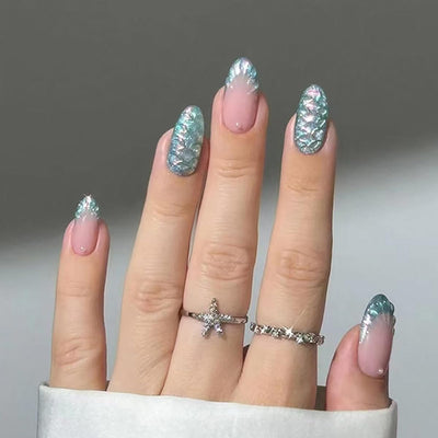 24 Stück Frühling Press-On Nägel Kurz Mandel, YIHONGYAN 3D Strass Muschel-Design Künstliche Nägel Press-Ons Blau Französische Nägel Acryl-Set Klebenägel Vollabdeckung Glitzer Nägel zum Aufkleben für Frauen
