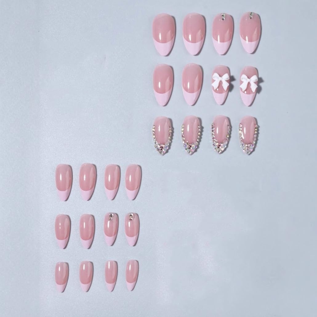 24 Stück Frühling Press-On Nägel Kurz Mandel, YIHONGYAN 3D Strass Muschel-Design Künstliche Nägel Press-Ons Blau Französische Nägel Acryl-Set Klebenägel Vollabdeckung Glitzer Nägel zum Aufkleben für Frauen