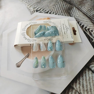24 Stück Frühling Press-On Nägel Kurz Mandel, YIHONGYAN 3D Strass Muschel-Design Künstliche Nägel Press-Ons Blau Französische Nägel Acryl-Set Klebenägel Vollabdeckung Glitzer Nägel zum Aufkleben für Frauen