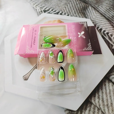 24 Stück Frühling Press-On Nägel Kurz Mandel, YIHONGYAN 3D Strass Muschel-Design Künstliche Nägel Press-Ons Blau Französische Nägel Acryl-Set Klebenägel Vollabdeckung Glitzer Nägel zum Aufkleben für Frauen
