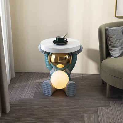 Astronautentisch mit rundem Tischplatte 19,7" x 17,7" Sofa-Beistelltisch mit Mondlampe Moderner Harz-Akzent Astronautenfigur für Schlafzimmer, Wohnzimmer, Zuhause, Rosa