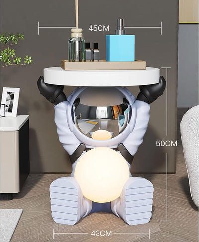 Astronautentisch mit rundem Tischplatte 19,7" x 17,7" Sofa-Beistelltisch mit Mondlampe Moderner Harz-Akzent Astronautenfigur für Schlafzimmer, Wohnzimmer, Zuhause, Rosa
