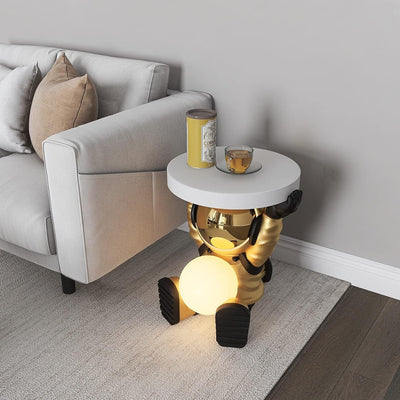 Astronautentisch mit rundem Tischplatte 19,7" x 17,7" Sofa-Beistelltisch mit Mondlampe Moderner Harz-Akzent Astronautenfigur für Schlafzimmer, Wohnzimmer, Zuhause, Rosa