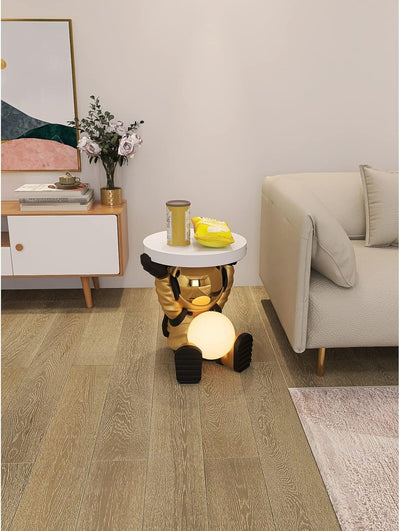 Astronautentisch mit rundem Tischplatte 19,7" x 17,7" Sofa-Beistelltisch mit Mondlampe Moderner Harz-Akzent Astronautenfigur für Schlafzimmer, Wohnzimmer, Zuhause, Rosa