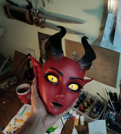 🔥Blitzverkauf 49 % RABATT 🎭Babydoll-Maske: Hochwertig und verstellbar für Komfort😈