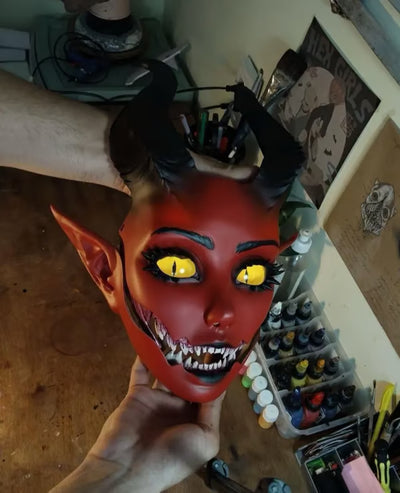 🔥Blitzverkauf 49 % RABATT 🎭Babydoll-Maske: Hochwertig und verstellbar für Komfort😈