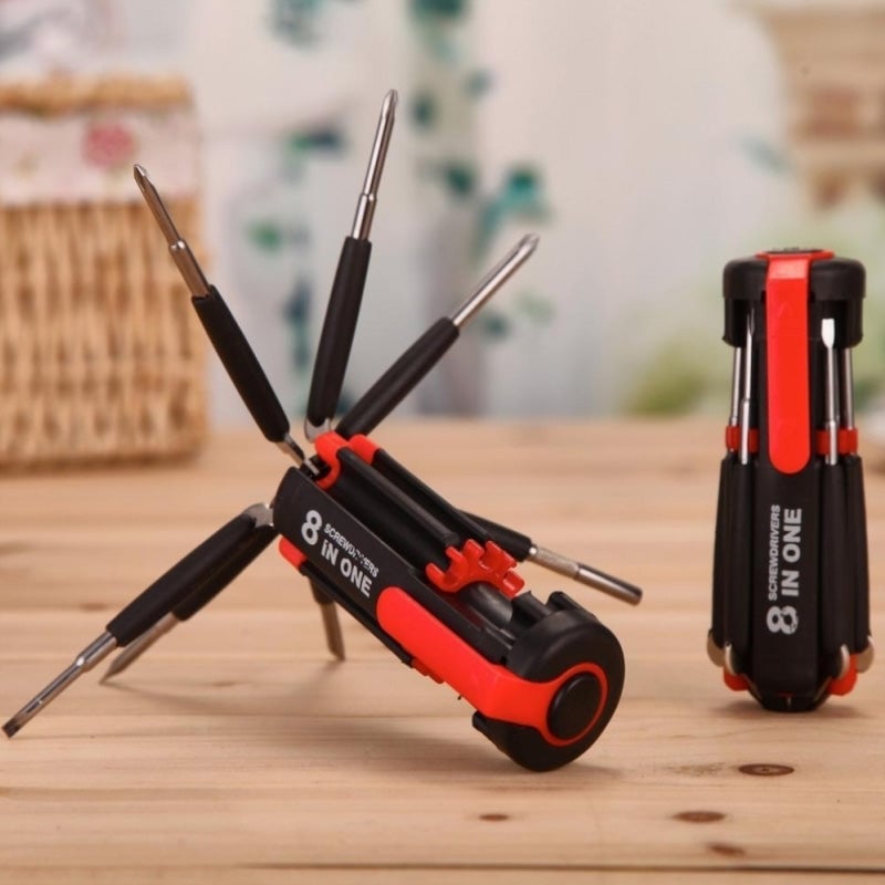8-in-1 Schraubendreher mit LED-Taschenlampe